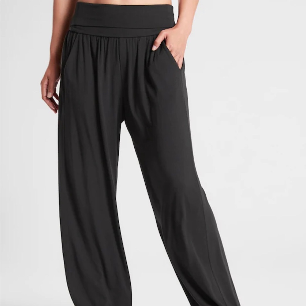 Studio Wide Leg Pant